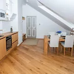 Lossi 32 Penthouse Lägenhet Tartu